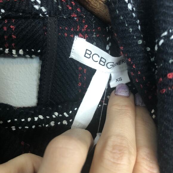 BCBGeneration Cowl Neck Plaid Sleeveless Top Back Keyhole Black xs - Picture 7 of 10